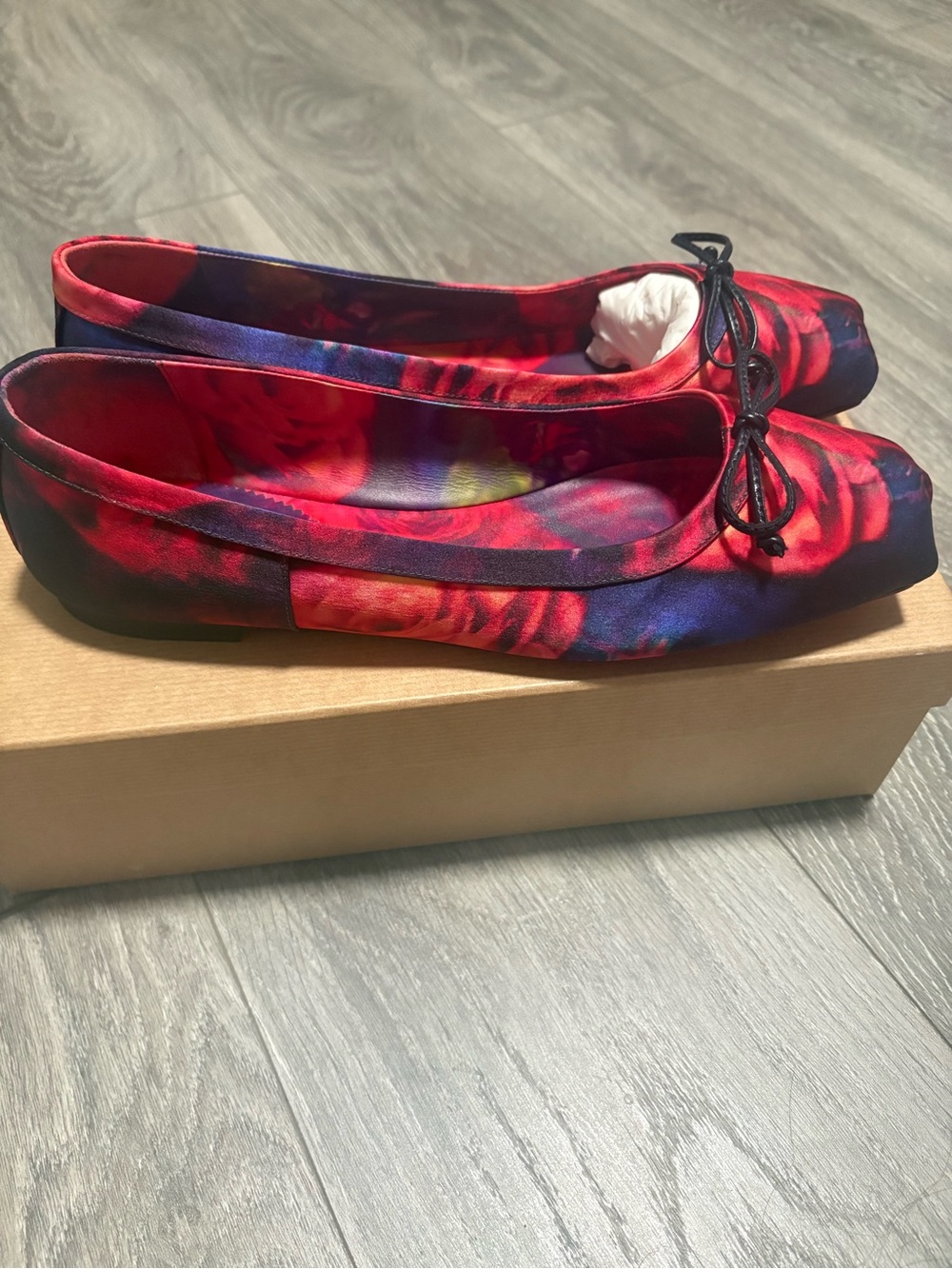 Brand new Christian Louboutin
Mamadrague floral satin ballet flats - Picture 2 of 7
